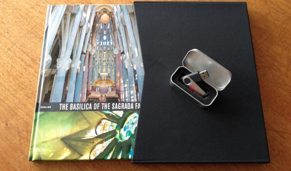 Sagrada Familia book & pen drive